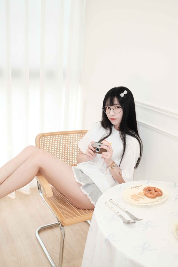 BONBON X 寅仙｜聯名 T 恤（ 雪戀白 ）｜預購：圖片 4