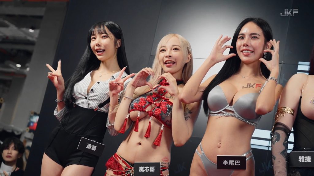 TRE 紅人展 JKF 女郎舞台合影